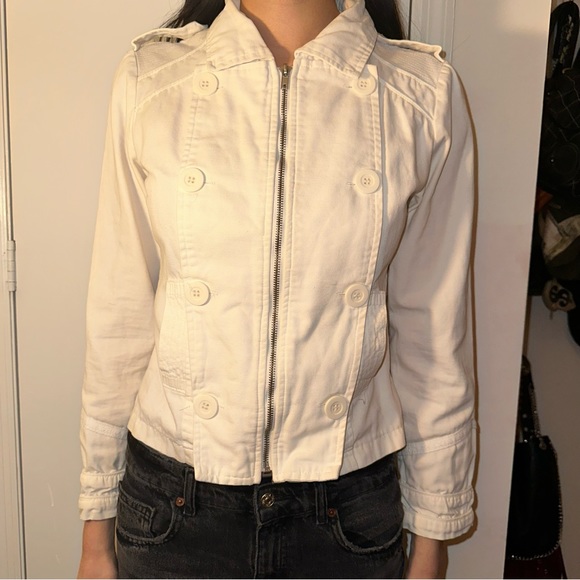 White Button down jacket - Picture 5 of 5